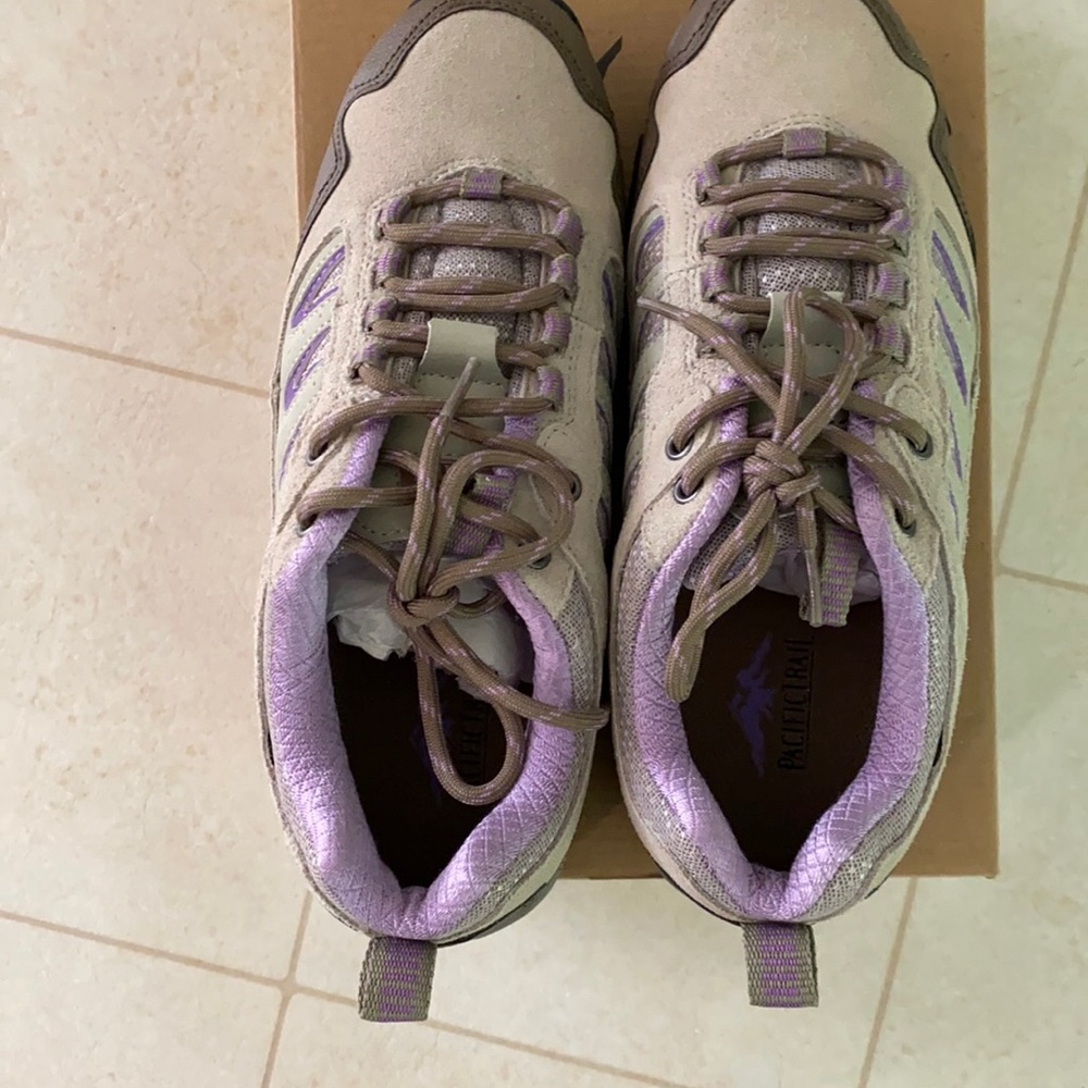 Trail shoes